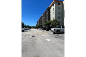 16950 W Dixie Hwy A631 Hwy 631, North Miami Beach