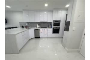 2899 Collins Ave 915, Miami Beach