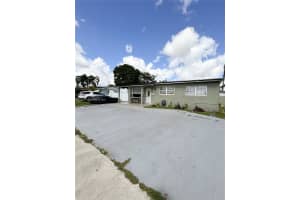 937 W 48th St, Hialeah