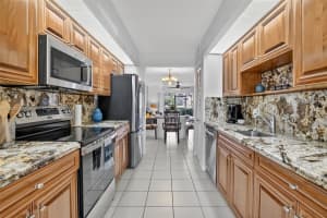 13705 Sw 12th St 103b, Pembroke Pines