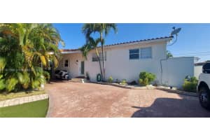 8105 Sw 17th Ter, Miami