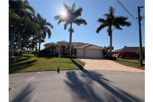 202 Sw 42nd St, Cape Coral