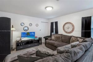 219 Nw 7th Ct 2, Hallandale Beach