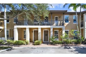 1121 Sw 147th Ter, Pembroke Pines