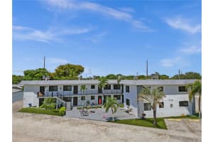 114 Se 8th St 204, Hallandale Beach