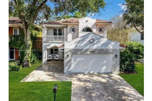 3559 Forest View Cir, Dania Beach
