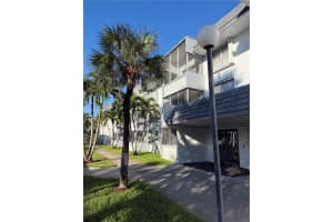 6701 Nw 169th St B301, Hialeah