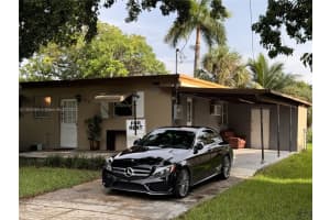 213 Sw 5th St, Hallandale Beach