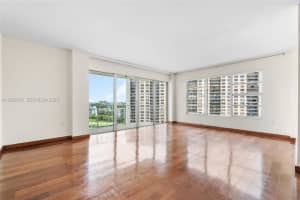 11111 Biscayne Blvd 10h, Miami
