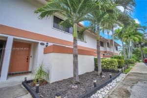 4429 Sw 70th Ter, Davie