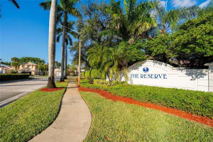 17082 Nw 11th St, Pembroke Pines