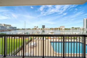 200 Golden Isles Dr 203, Hallandale Beach