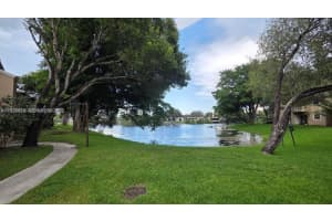 1791 Nw 96th Ter 4n, Pembroke Pines
