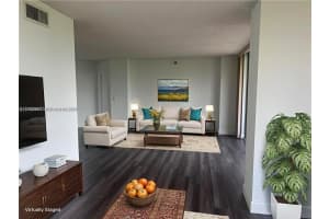3400 Ne 192nd St 504, Aventura
