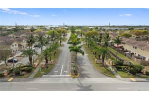 17847 Nw 74th Path, Hialeah