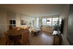 100 Lincoln Rd 410, Miami Beach