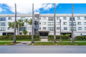 255 Galen Dr 2e, Key Biscayne