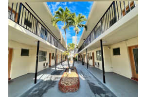 6895 Byron Ave 207, Miami Beach