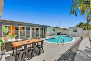 1420 Ne 201st Ter, Miami