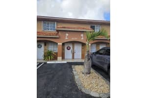 2527 W 76th St 208, Hialeah