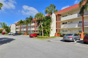 9500 N Hollybrook Lake Dr 202, Pembroke Pines
