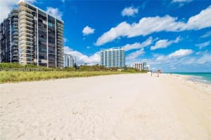 6423 Collins Ave 207, Miami Beach