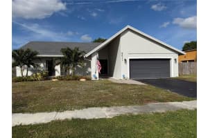 8611 Nw 51st Ct, Lauderhill