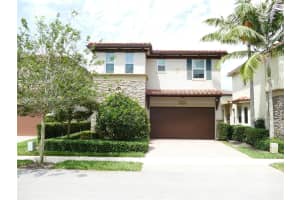 5215 Golden Eagle Ter, Davie