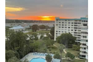 4200 Hillcrest Dr 1015, Hollywood