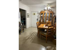 525 W 69th St 207, Hialeah