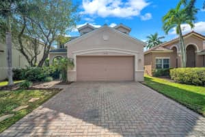 1058 Tupelo Way, Weston