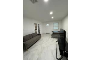 2320 Sw 44th St B, Dania Beach