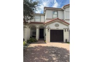 8148 Nw 108th Ct, Doral