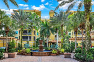 2738 Tiburon B406, Naples