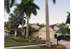 1923 Harbor View Cir 1923, Weston