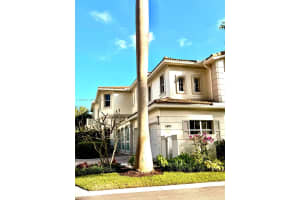 21025 Ne 38th Ave 81, Aventura