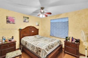 631 E 53rd St, Hialeah