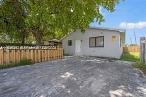 303 Nw 7th St 1-2, Hallandale Beach