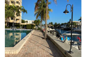 2350 Ne 135th St 914, North Miami