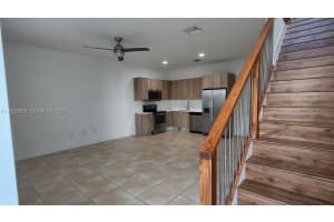460 Ne 35th Ct 4, Oakland Park