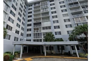 4200 Hillcrest Dr 206, Hollywood