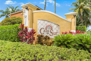 755 E Mowry Ct, Homestead