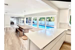 19340 Ne 18th Ct, Miami