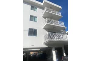 3755 Ne 167th St 3, North Miami Beach