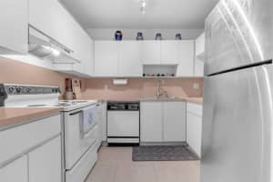 1900 W 68th St F302, Hialeah