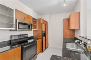 806 E Windward Way 515, Lantana