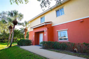 3340 Palomino Dr 211-2, Davie