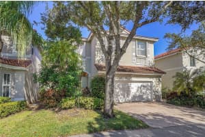 1135 Satinleaf St, Hollywood