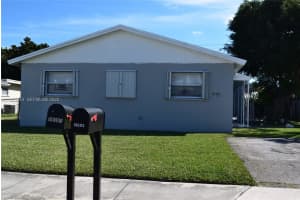 19391 Sw 103rd Ct 19393, Cutler Bay