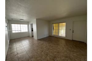 105 Ne 12th Ave 17, Hallandale Beach